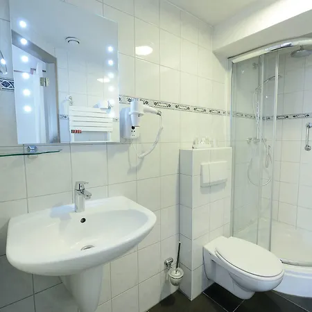 Jo Den Bosch 登博斯