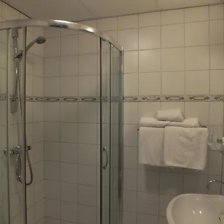 Jo Den Bosch 3*